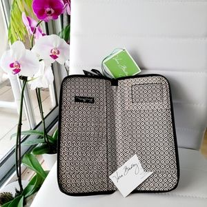 NWT Vera Bradley Wallet ❤